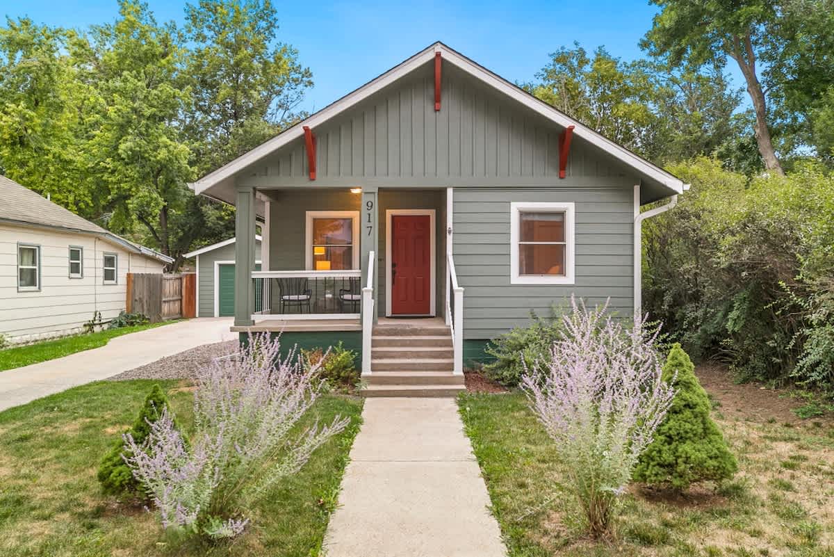 Cozy Patio & Pup Friendly Yard Near Downtown!