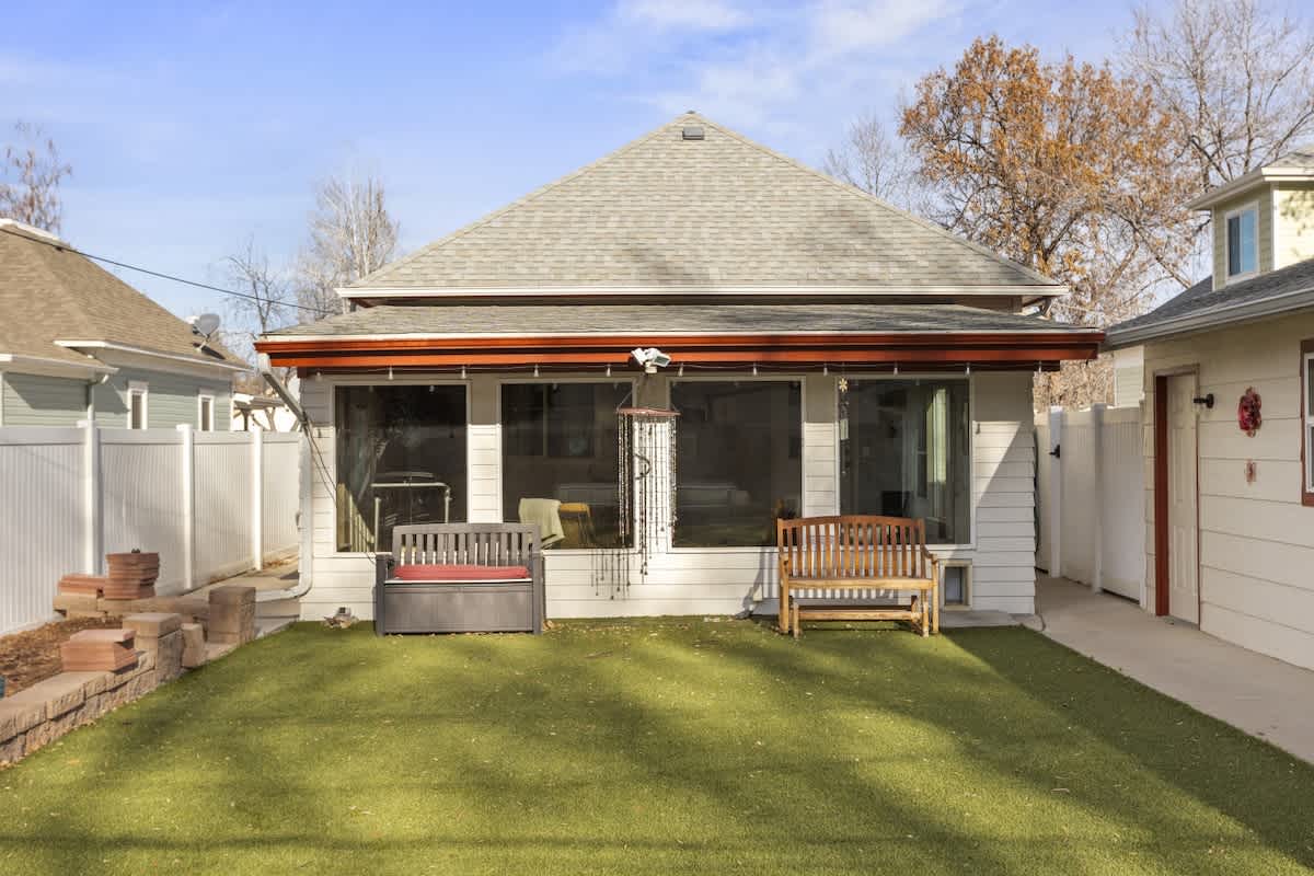 Family Getaway | Games & Dog Friendly Fenced Yard