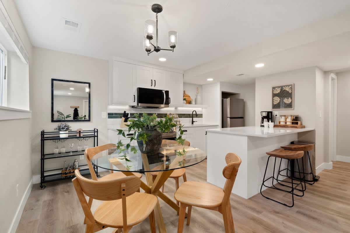 The Modern Executive | 2025 Reno | .3 miles to CSU