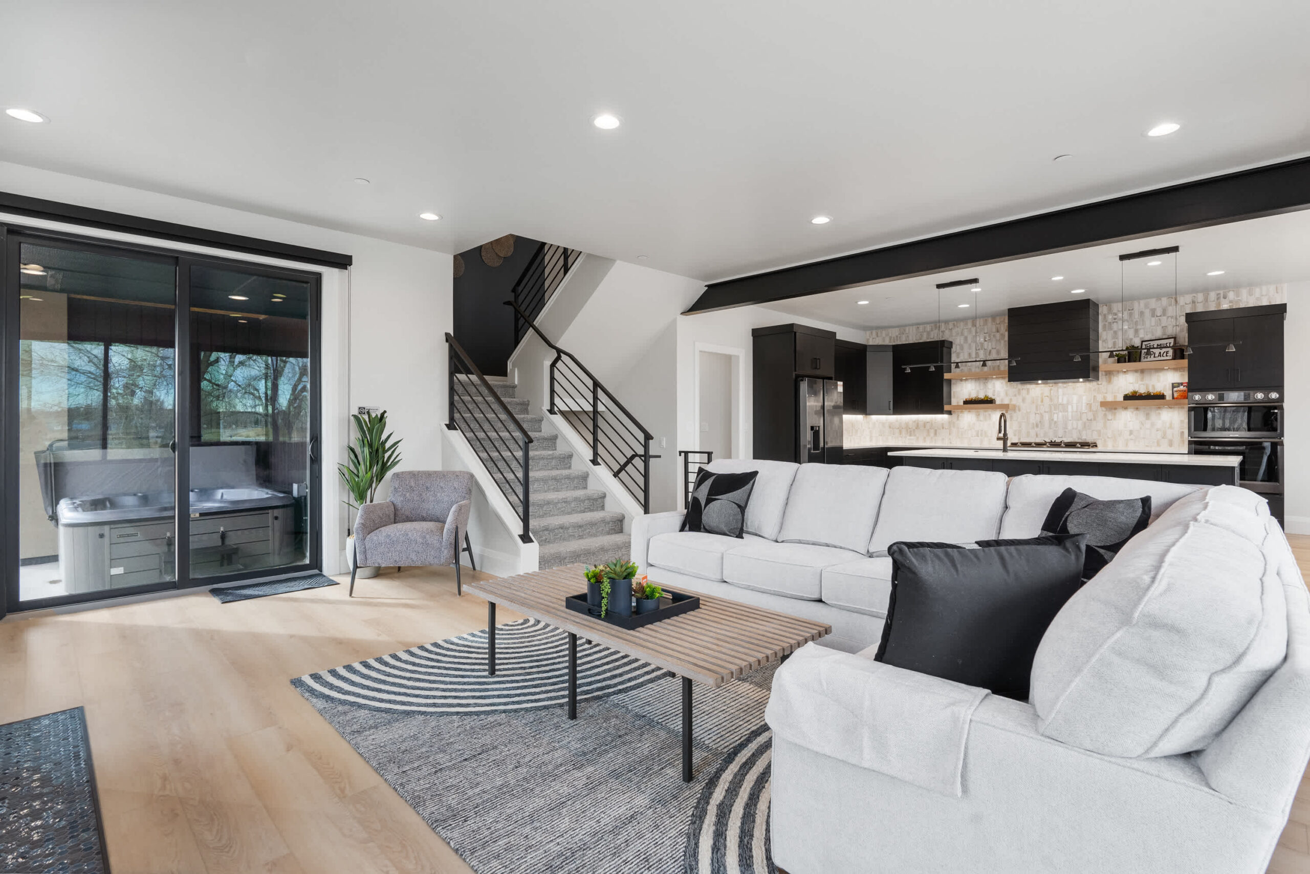 Classy Corner Retreat | Hot Tub + Fireplace