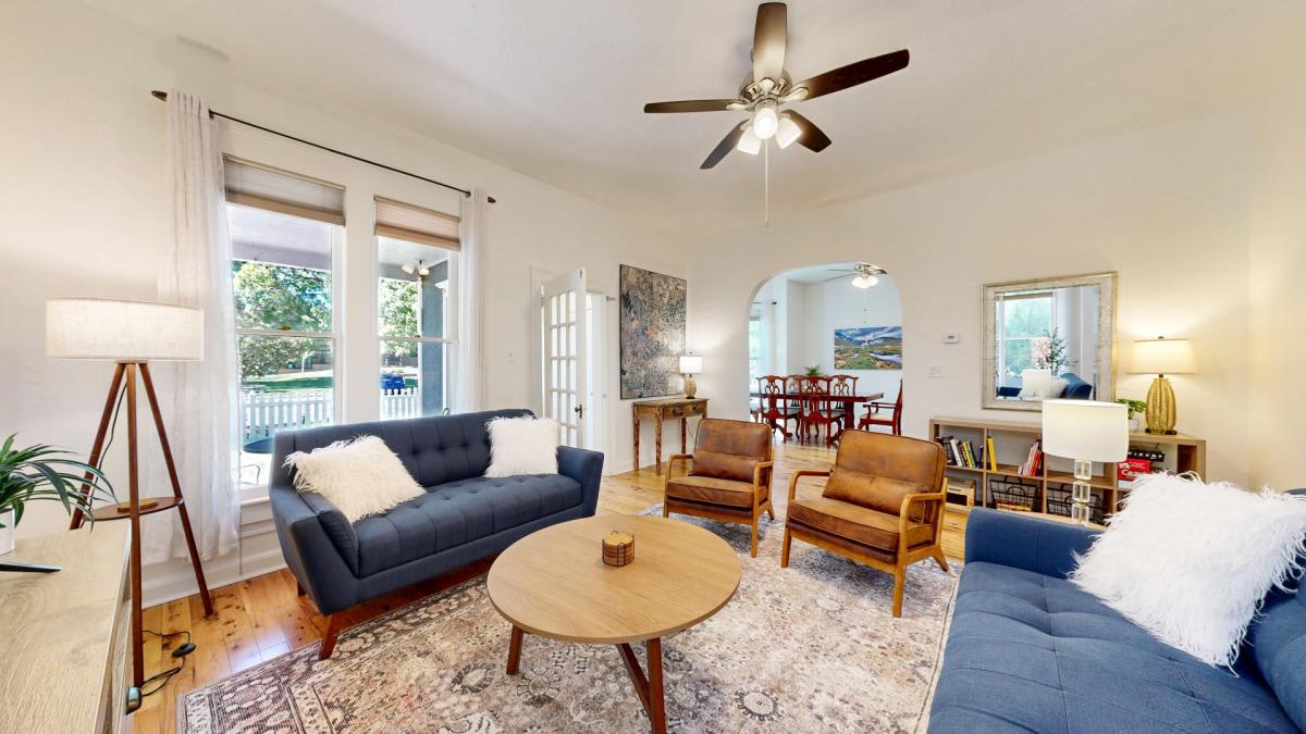 Old Town Victorian Duplex ~ Yard & Fire Pit